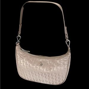 City Essentials Shoulder Bag 3L Monogram Jacquard